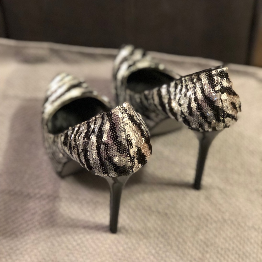 Steve Madden - Picture 2 of 4